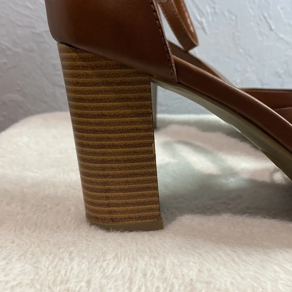 WORTHINGTON WOMEN’S BARRA CRISSCROSS BLOCK HEELED SANDALS IN BROWN SZ 10
